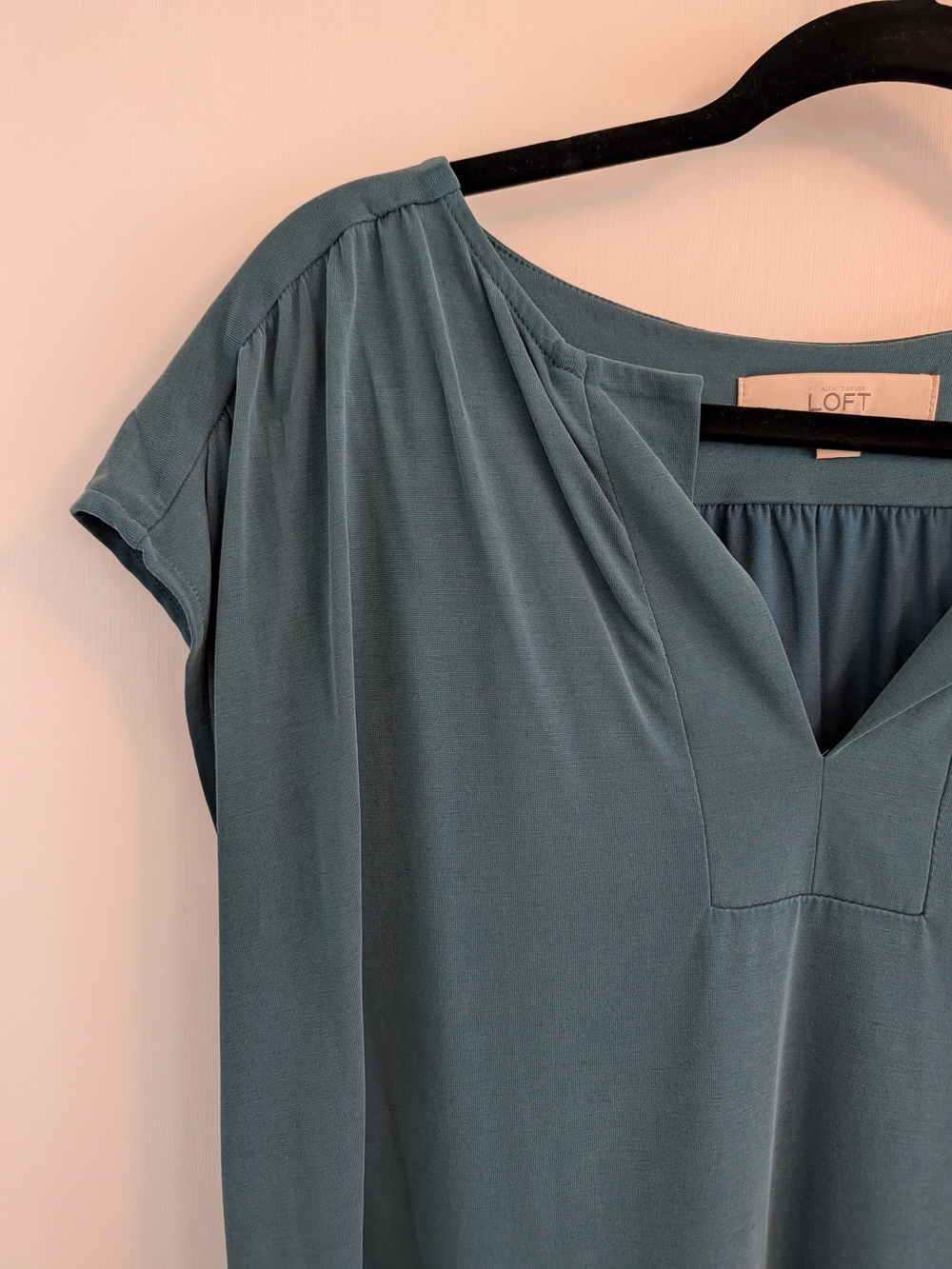 LOFT Teal Green Split-V Cap Sleeve Blouse - Picture 3 of 6